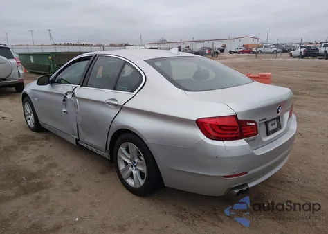 2013 BMW 528I xDrive z USA, uszkodzony, nr VIN WBAXH5C52DDW13275